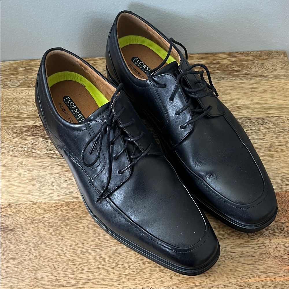 Florsheim Black Leather Lace-Up Derby Shoes with Neon Insoles
